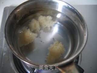 香蕉银耳羹的做法步骤：2