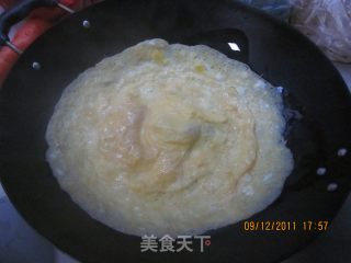 五彩炒蛋丝的做法步骤：4