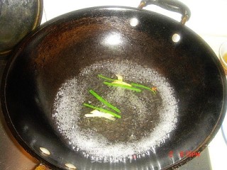 黄瓜肉片汤的做法步骤：2