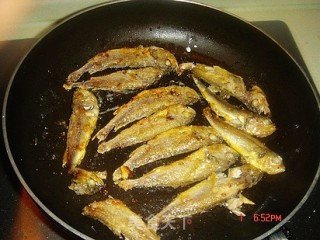 香煎小黄鱼的做法步骤：3