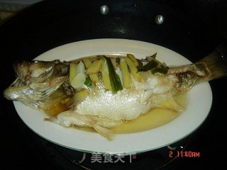 清蒸鲈鱼的做法步骤：3