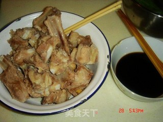 糖醋排骨的做法步骤：2