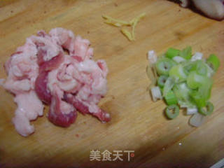 香菇炖粉条的做法步骤：3