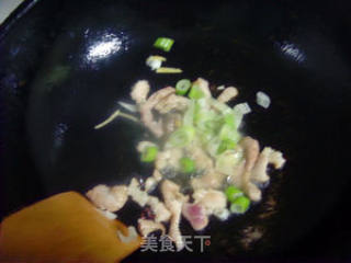 香菇炖粉条的做法步骤：5