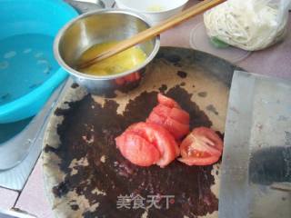 西红柿鸡蛋面的做法步骤：3