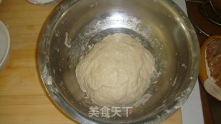 外酥内软------葱香油饼的做法步骤：2