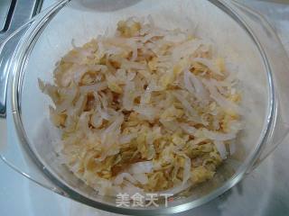 原汁原味儿“酸菜粉条汆白肉”的做法步骤：1