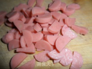 火腿肠鸡蛋羹的做法步骤：1