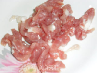 洋葱炒肉丝的做法步骤：2