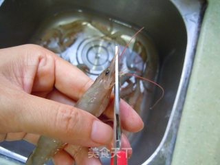 如何做出极酥的美极馋嘴虾的做法步骤：1