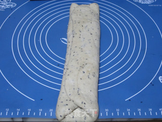 面包机版全麦黑芝麻吐司的做法步骤：16