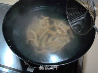 私家菜“菌菇炒牛肚”的做法步骤：5