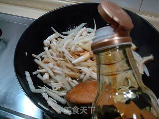私家菜“菌菇炒牛肚”的做法步骤：11
