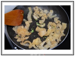 韭黄炒肉皮的做法步骤：9