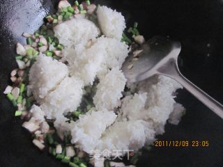 香菇蒜薹炒饭的做法步骤：8