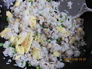 香菇蒜薹炒饭的做法步骤：10