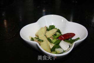 红烧鳊鱼的做法步骤：3