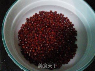 红豆糕的做法步骤：1