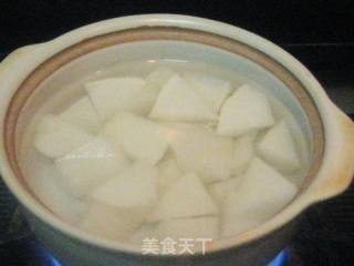 蘑菇海虾萝卜汤--冬季的一道润肺汤的做法步骤：2