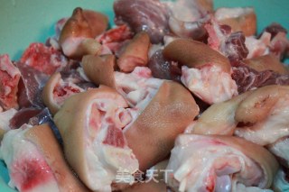 开胃猪脚的做法步骤：1