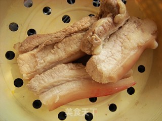 走油肉的做法步骤：1