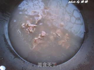 茼蒿牛肉汤的做法步骤：3