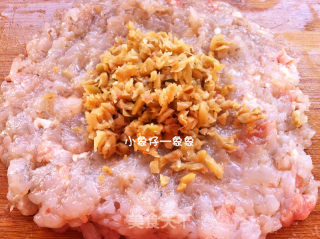 【缤纷榨菜虾丸麻辣香锅】的做法步骤：2