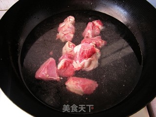 萝卜烧羊肉的做法步骤：1