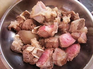 萝卜烧羊肉的做法步骤：2