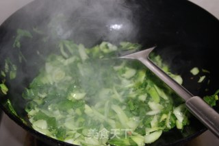 青菜炒饭的做法步骤：1