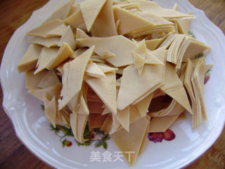 家常菜----辣炒白菜的做法步骤：2