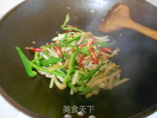 榨菜炒三丝的做法步骤：5