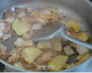 辣白菜豆腐酱汤的做法步骤：7