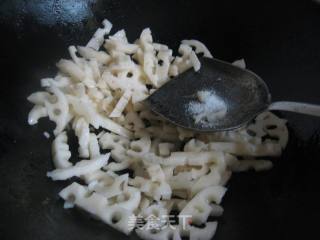 生炒藕条的做法步骤：2