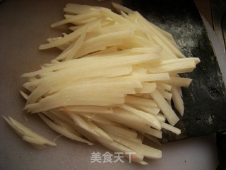 萝卜丝炒丸子的做法步骤：2
