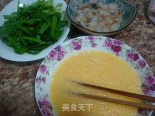 怎一个“鲜”字了得——扇贝丁炒鸡蛋的做法步骤：3