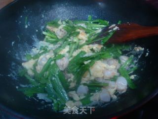 怎一个“鲜”字了得——扇贝丁炒鸡蛋的做法步骤：7