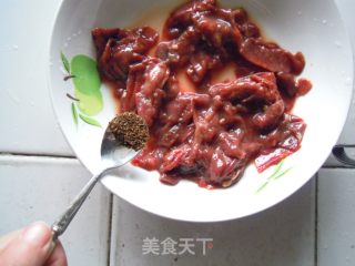 葱爆肝片的做法步骤：3