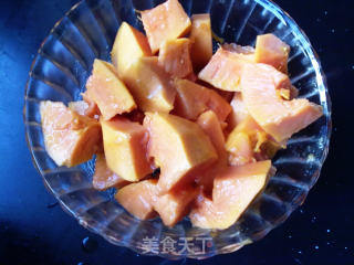 木瓜莲子银耳煲的做法步骤：3