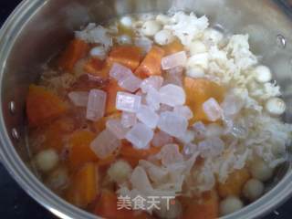 木瓜莲子银耳煲的做法步骤：6
