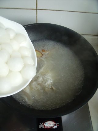 鲜香软嫩挡不住----萝卜鱼丸汤的做法步骤：12