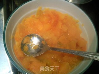 南瓜豆沙包的做法步骤：1