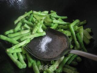 清炒豇豆的做法步骤：3