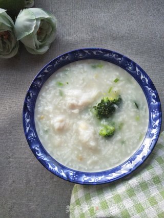 西蓝花巴沙鱼片粥的做法