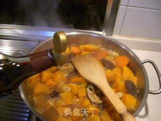用最简单的食材做出最美味的菜——炖南瓜的做法步骤：9