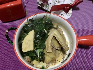 土人参芋头炖鸽子的做法