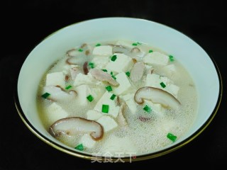 香菇瘦肉豆腐汤的做法