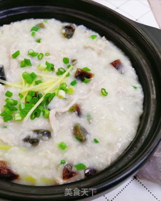 皮蛋瘦肉粥的做法