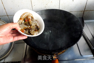 芹菜炒大虾的做法步骤：4