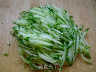 凉拌彩丝的做法步骤：2